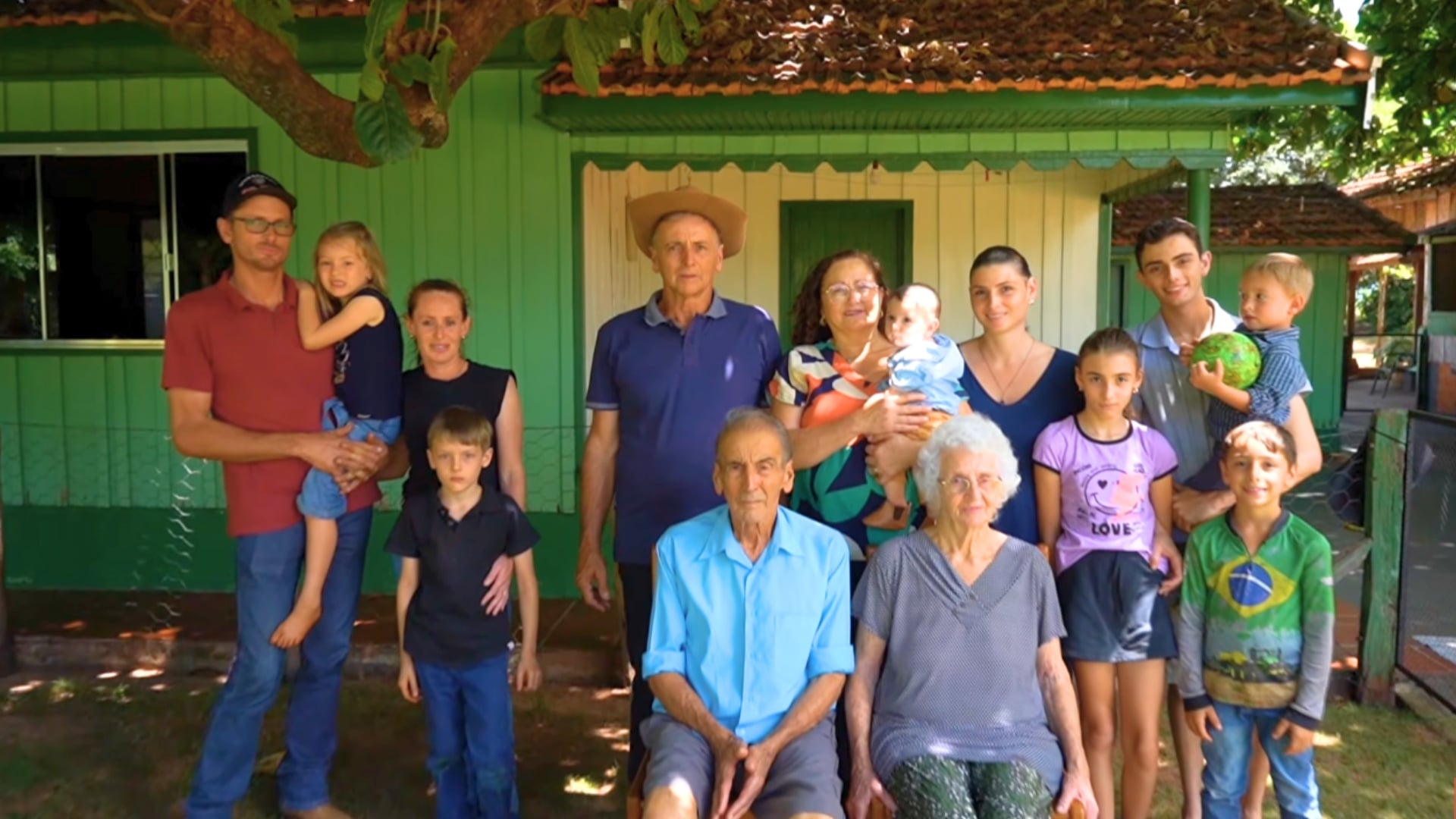 Do café a 270 mil frangos por ciclo: a virada da Família Cadan no Paraná