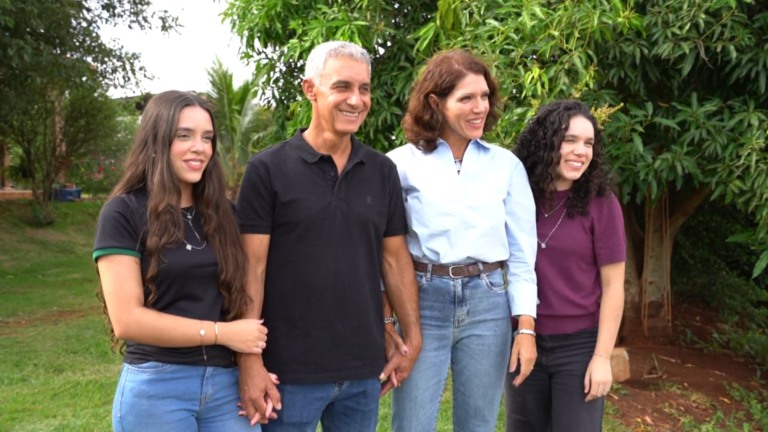 Produtor deixa terno e gravata e ergue império de 240 mil frangos no norte paranaense 