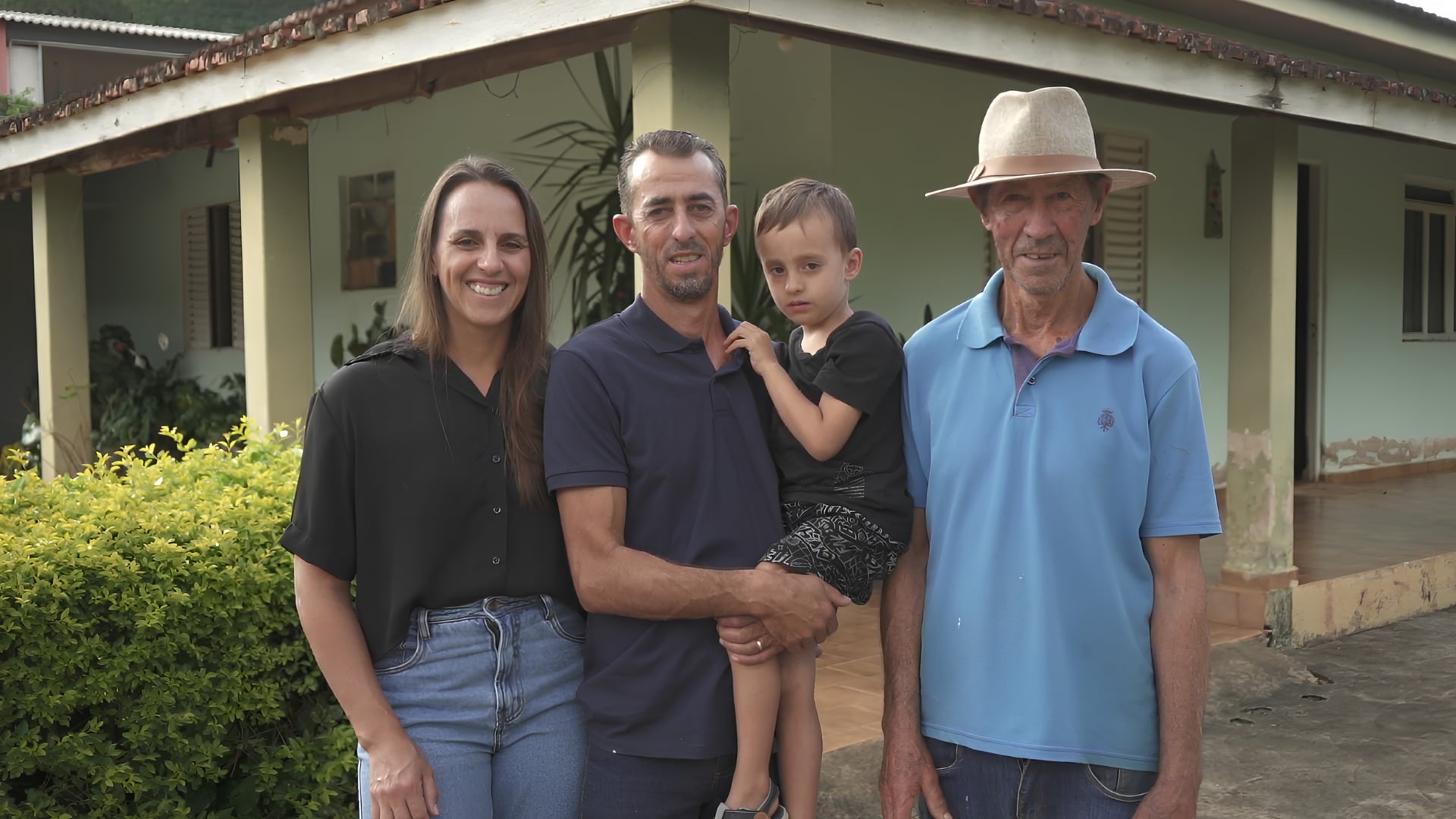 Sucesso que atravessa gerações: família completa 50 anos na avicultura e amplia negócios no interior de SP