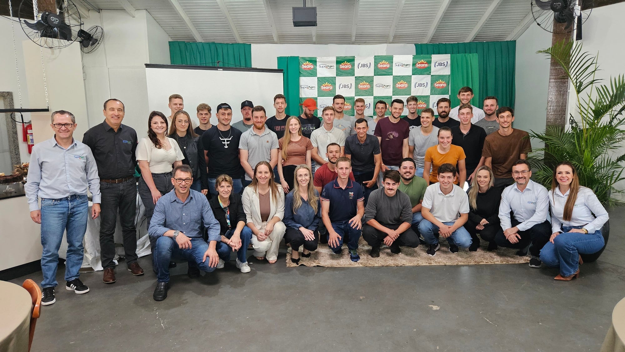 JBS lança programa para formar sucessores no campo e acelerar renovação do agro